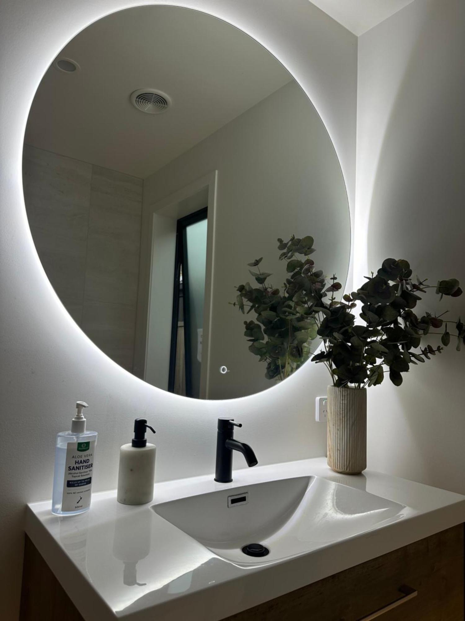 Remarkable View With Hot Tub Frankton Room photo