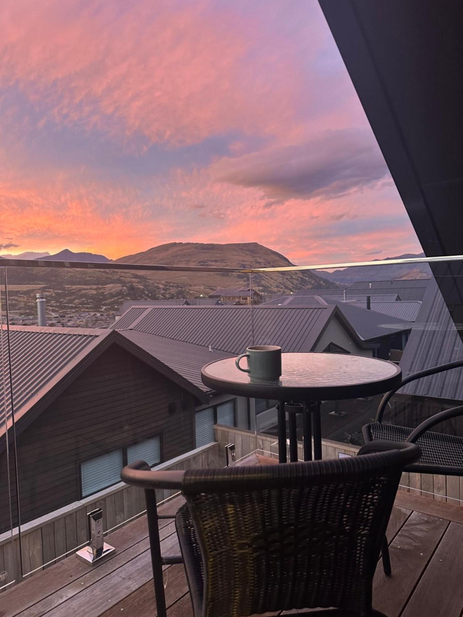 Remarkable View With Hot Tub Frankton Exterior photo